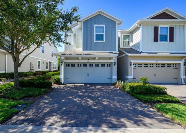 Property at 978 E 10th St, Apopka, FL 32703, 3 beds, 2.5 baths