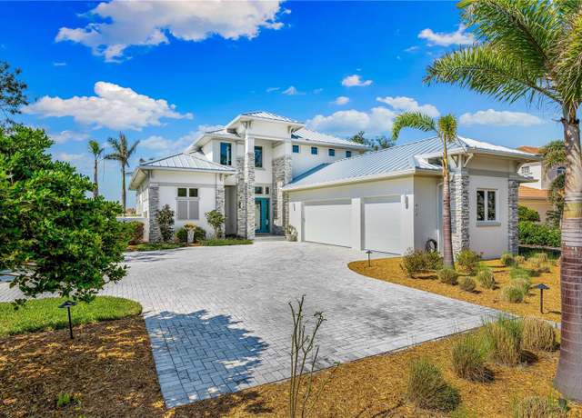 Property at 935 Bayshore Rd, Nokomis, FL 34275, 4 beds, 4.5 baths