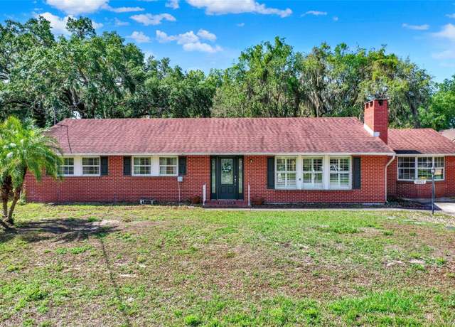 Property at 1007 N Shore Dr, Leesburg, FL 34748, 4 beds, 2 baths
