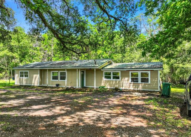 Property at 4294 Douglas Ferry Rd, Caryville, FL 32427, 2 beds, 1 bath