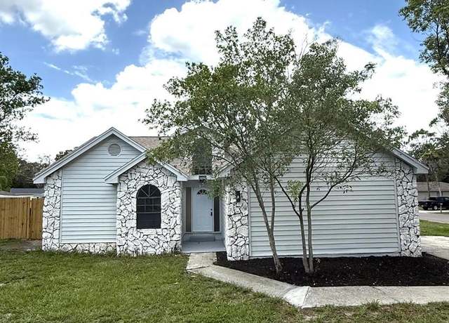Property at 23220 Shining Star Dr, Land O Lakes, FL 34639, 3 beds, 2 baths