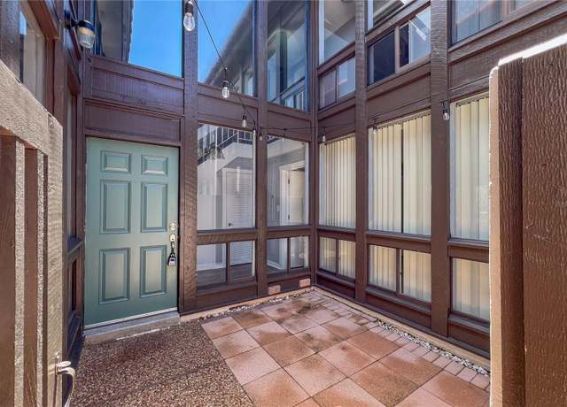 Property at 800 S Blvd OF The Presidents #5, Sarasota, FL 34236, 3 beds, 2 baths