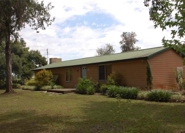 Property at 18811 SE 243rd St, Hawthorne, FL 32640, 3 beds, 2 baths