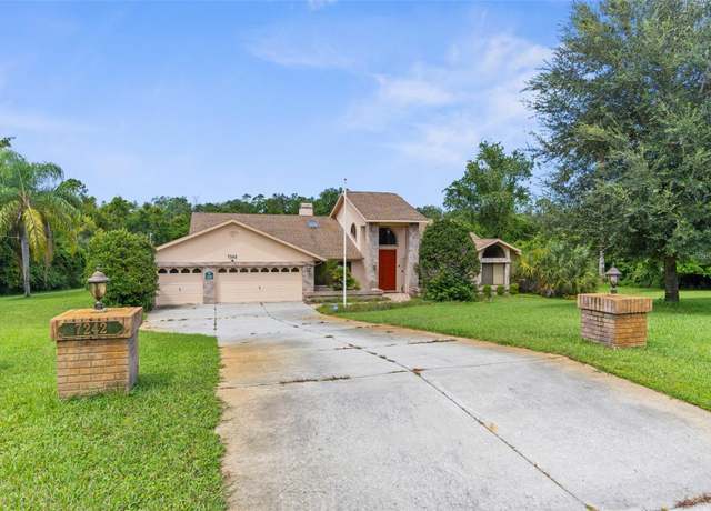 Property at 7242 River Country Dr, Weeki Wachee, FL 34607, 3 beds, 2.5 baths