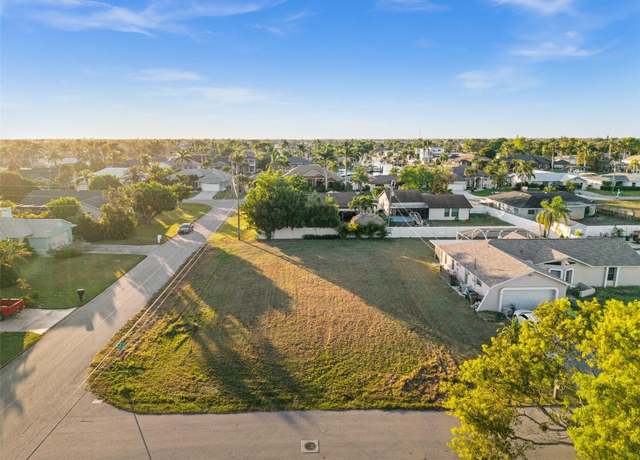 Property at 1236 SE 21st Pl, Cape Coral, FL 33990