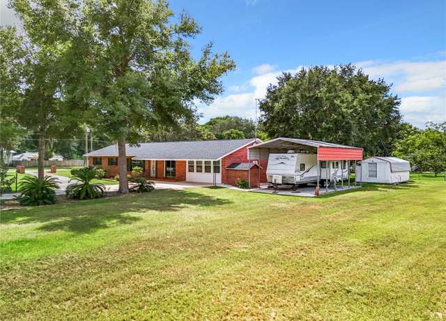 Property at 106 N Frederick St, Pierson, FL 32180, 3 beds, 2 baths