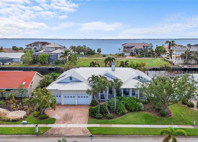 Property at 239 Fry Ter SE, Port Charlotte, FL 33952, 3 beds, 3.5 baths