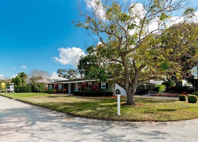 Property at 5415 8th Avenue Dr W, Bradenton, FL 34209, 3 beds, 2.5 baths