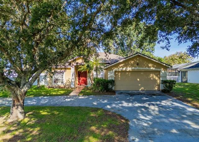 Property at 225 Loma Del Sol Dr, Davenport, FL 33896, 4 beds, 2 baths