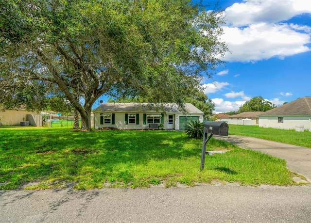 Property at 303 Oak Track Way, Ocala, FL 34472, 4 beds, 2 baths