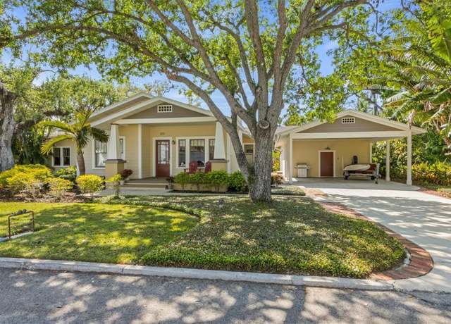 Property at 325 12th Ave W, Palmetto, FL 34221, 3 beds, 3 baths