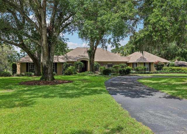 Property at 1930 Country Club Rd, Eustis, FL 32726, 4 beds, 2.5 baths