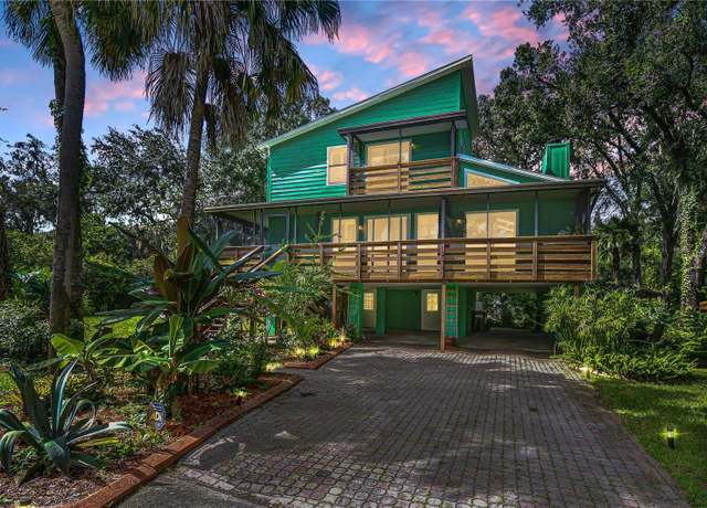 Property at 8614 Hibiscus Dr, Tampa, FL 33637, 3 beds, 2.5 baths
