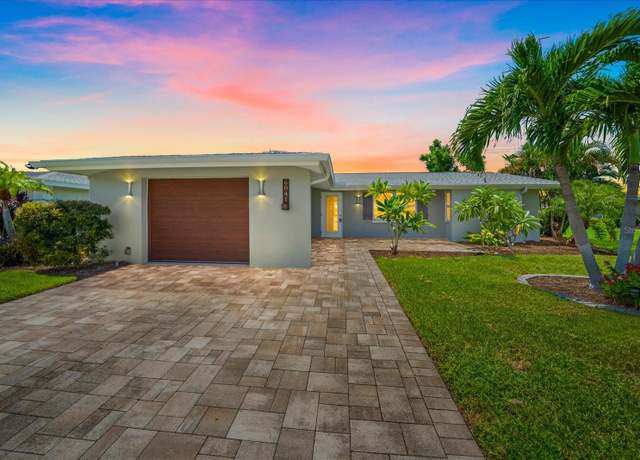 Property at 6841 Roxbury Dr, Sarasota, FL 34231, 2 beds, 2 baths