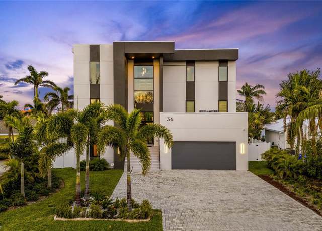 Property at 36 Dolphin Dr, Treasure Island, FL 33706, 6 beds, 4.5 baths