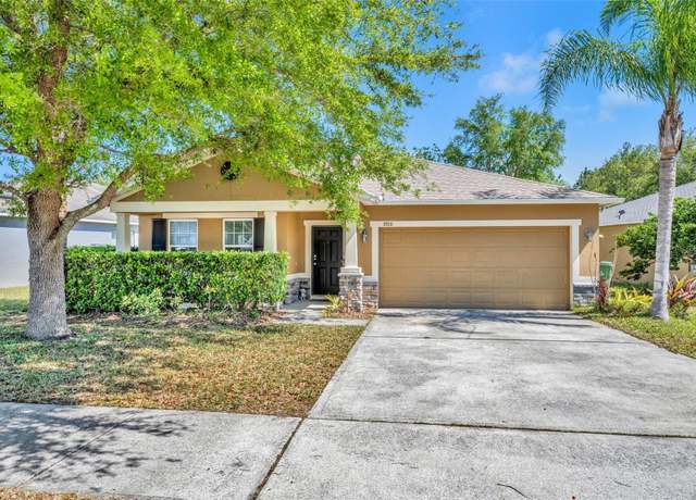 Property at 5910 Windsong Oak Dr, Leesburg, FL 34748, 4 beds, 2 baths