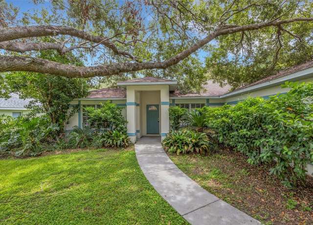 Property at 6434 Laurelwood Dr, Zephyrhills, FL 33542, 3 beds, 2 baths