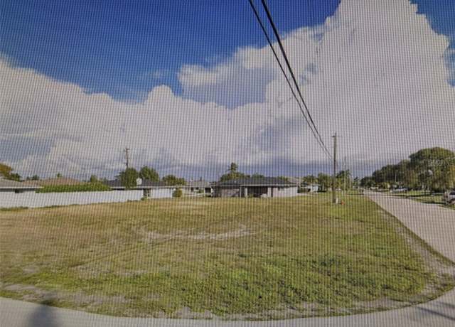 Property at 1527 SE 20th Pl, Cape Coral, FL 33990