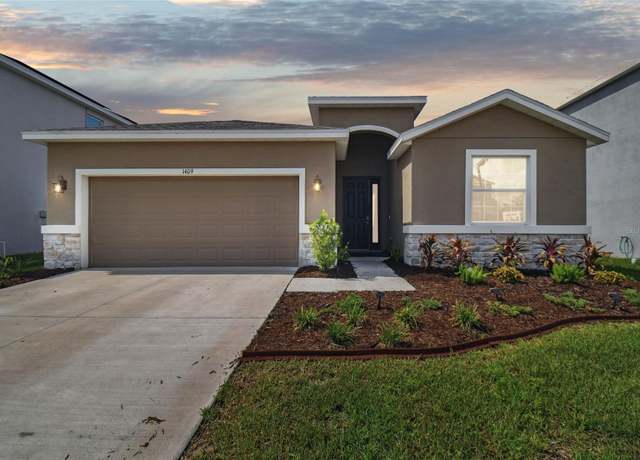 Property at 1409 Tropical Oasis Ave, Plant City, FL 33565, 4 beds, 2.5 baths