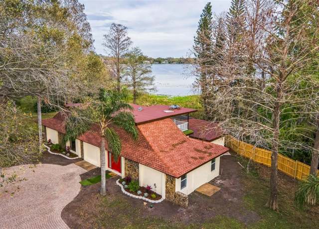Property at 14333 Lake Magdalene Blvd, Tampa, FL 33618, 4 beds, 3.5 baths