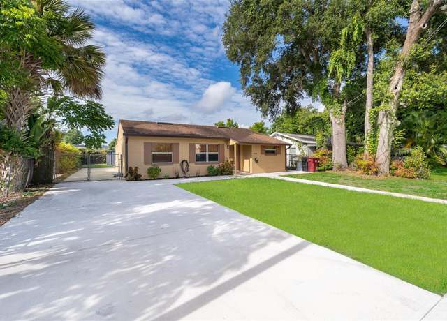 Property at 2918 E Central Blvd, Orlando, FL 32803, 3 beds, 2 baths