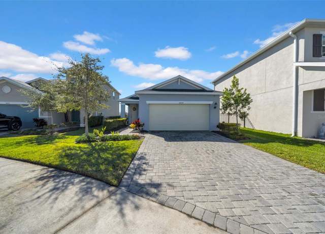Property at 34104 White Fountain Ct, Wesley Chapel, FL 33545, 4 beds, 2 baths