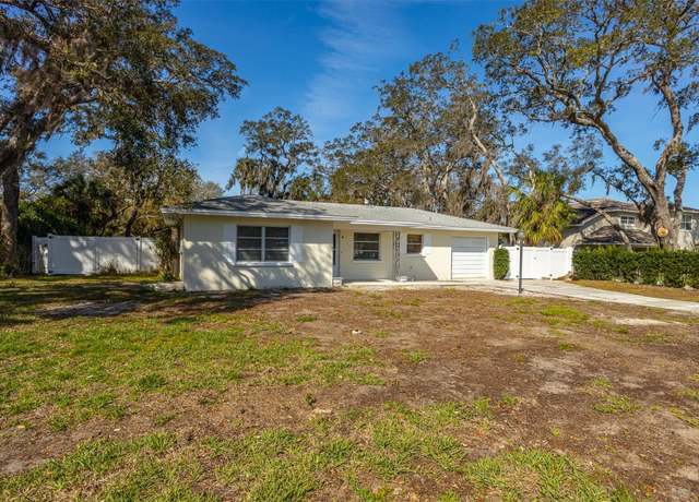 Property at 2050 Nigels Dr, Dunedin, FL 34698, 2 beds, 1 bath
