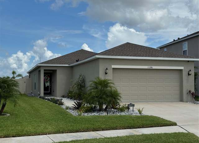 Property at 11240 Fieldstone Dr, Palmetto, FL 34221, 3 beds, 2 baths