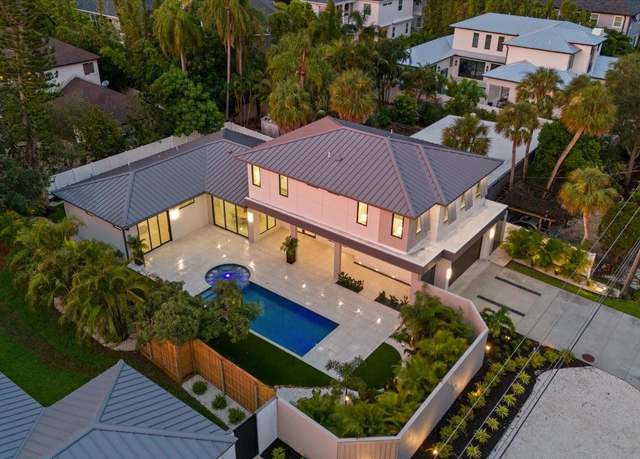 Property at 1559 Bay Rd, Sarasota, FL 34239, 4 beds, 3.5 baths