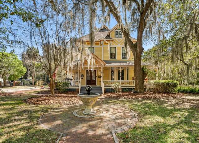Property at 221 SE 7th St, Gainesville, FL 32601, 7 beds, 7.5 baths
