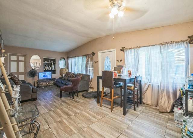 Property at 4007 Brinell Ave, Orlando, FL 32808, 3 beds, 1 bath