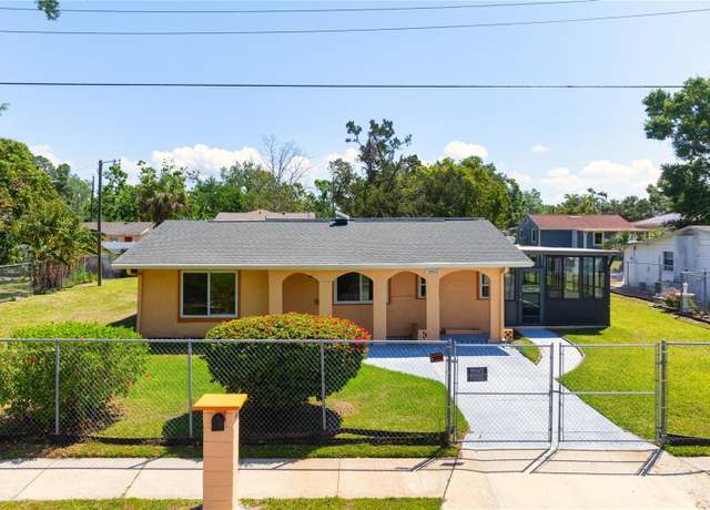 Property at 2822 Maple Ave, Sarasota, FL 34234, 5 beds, 2 baths