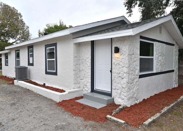 Property at 316 21st St W, Palmetto, FL 34221, 3 beds, 1 bath