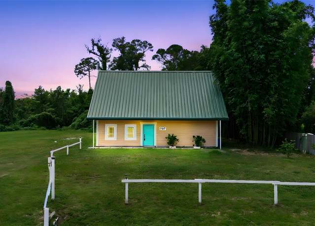 Property at 287 Hilltop Dr, Longwood, FL 32750, 3 beds, 2.5 baths