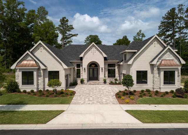 Property at 1122 SW 148th Dr, Newberry, FL 32669, 5 beds, 5 baths