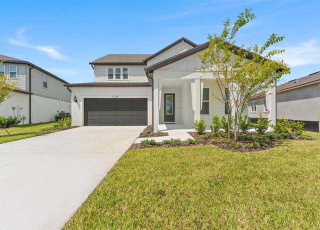 Property at 37224 Clinch Cir, Zephyrhills, FL 33540, 5 beds, 4.5 baths