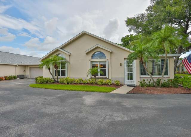 Property at 1111 Golfview Woods Dr #1111, Sun City Center, FL 33573, 3 beds, 2 baths