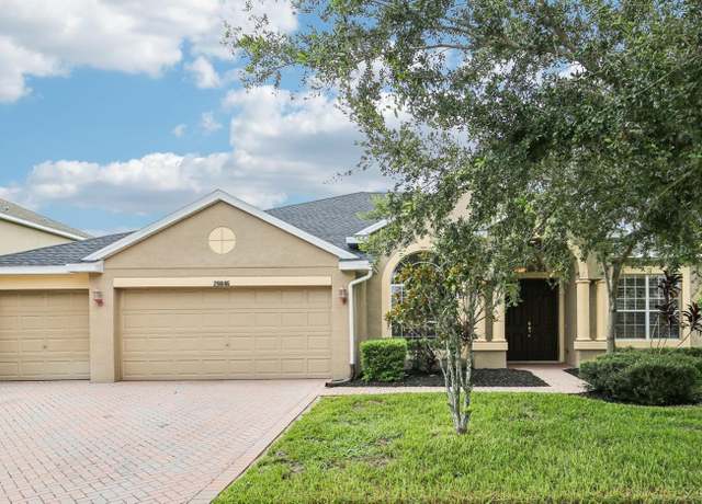 Property at 29846 Boyette Oaks Pl, Wesley Chapel, FL 33545, 4 beds, 3 baths