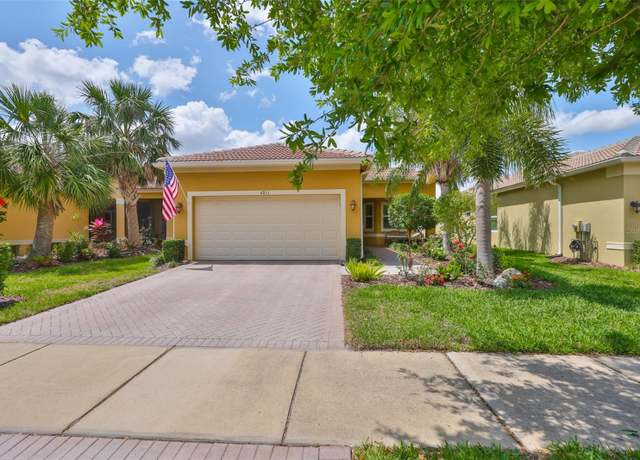 Property at 4811 Sandy Glen Way, Wimauma, FL 33598, 2 beds, 2 baths