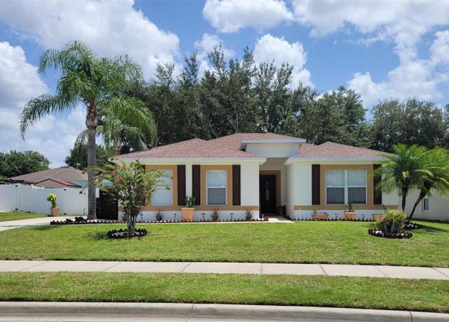 Property at 930 Lake Doe Blvd, Apopka, FL 32703, 4 beds, 2 baths