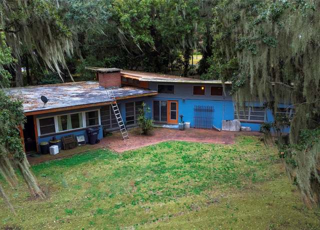 Property at 2060 Lake Ariana Blvd, Auburndale, FL 33823, 3 beds, 3 baths