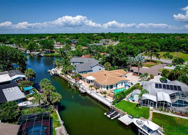 Property at 3691 Center Cir, Largo, FL 33774, 3 beds, 3 baths