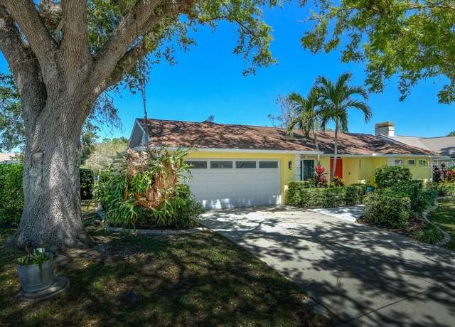 Property at 4662 Long Lake Dr, Sarasota, FL 34233, 3 beds, 2 baths