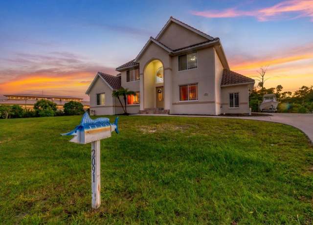 Property at 2091 Marlin Way, Englewood, FL 34224, 5 beds, 3.5 baths