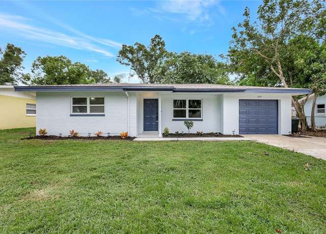 Property at 559 Vine Ave, Dunedin, FL 34698, 3 beds, 2 baths