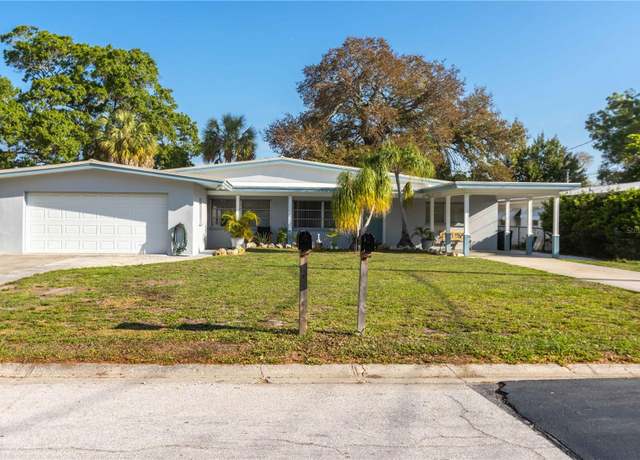 Property at 2717 Pinehurst Ave, Belleair Bluffs, FL 33770, 5 beds, 4 baths
