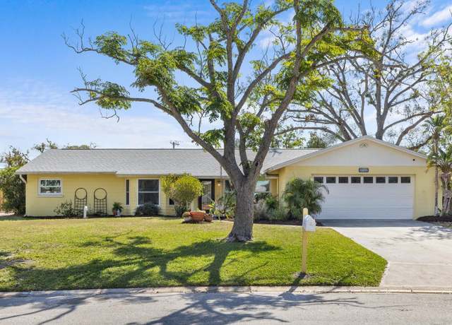 Property at 2522 Fruit Tree Dr, Sarasota, FL 34239, 3 beds, 2 baths
