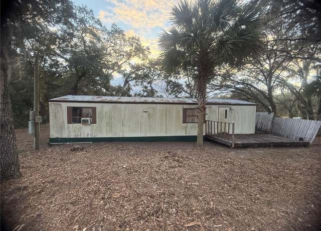 Property at 16434 SE 3rd St, Silver Springs, FL 34488, 2 beds, 1 bath