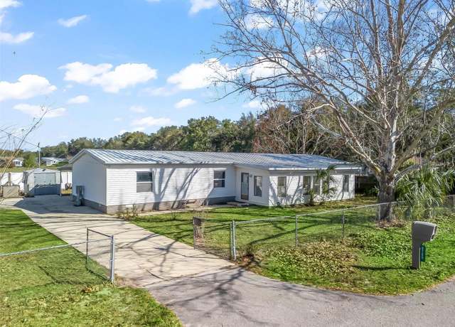 Property at 9785 SE 170th Pl, Summerfield, FL 34491, 4 beds, 2 baths