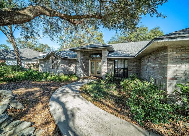 Property at 3013 Ridgevale Cir, Valrico, FL 33596, 4 beds, 3 baths